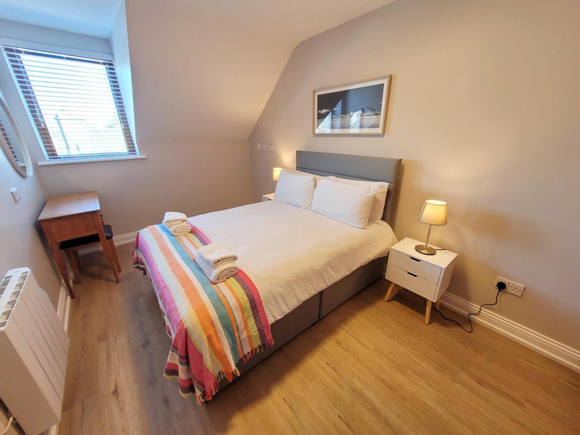 Donegan Court Aparthotel Голуей Екстериор снимка
