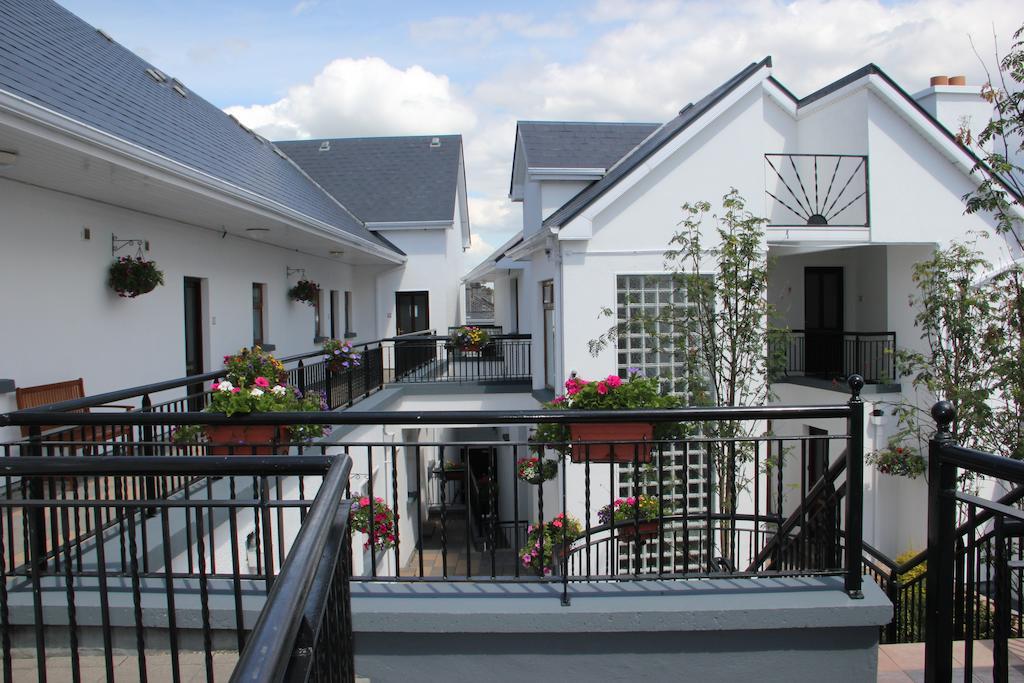 Donegan Court Aparthotel Голуей Стая снимка