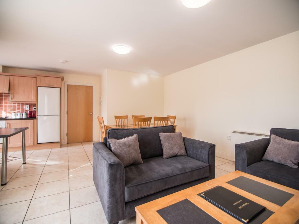 Donegan Court Aparthotel Голуей Екстериор снимка