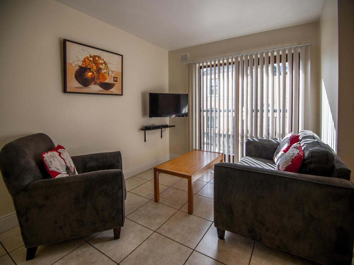 Donegan Court Aparthotel Голуей Екстериор снимка