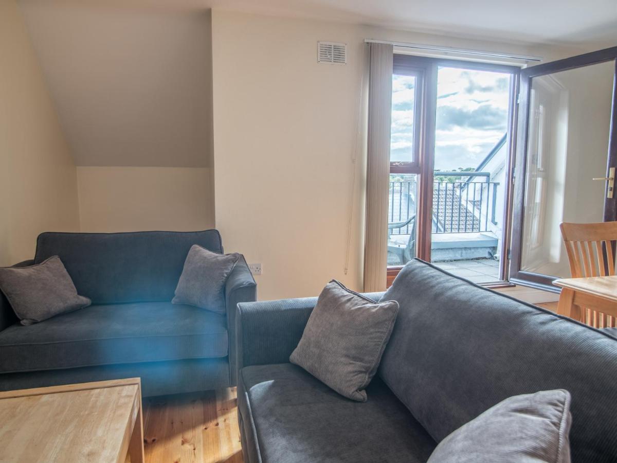 Donegan Court Aparthotel Голуей Екстериор снимка